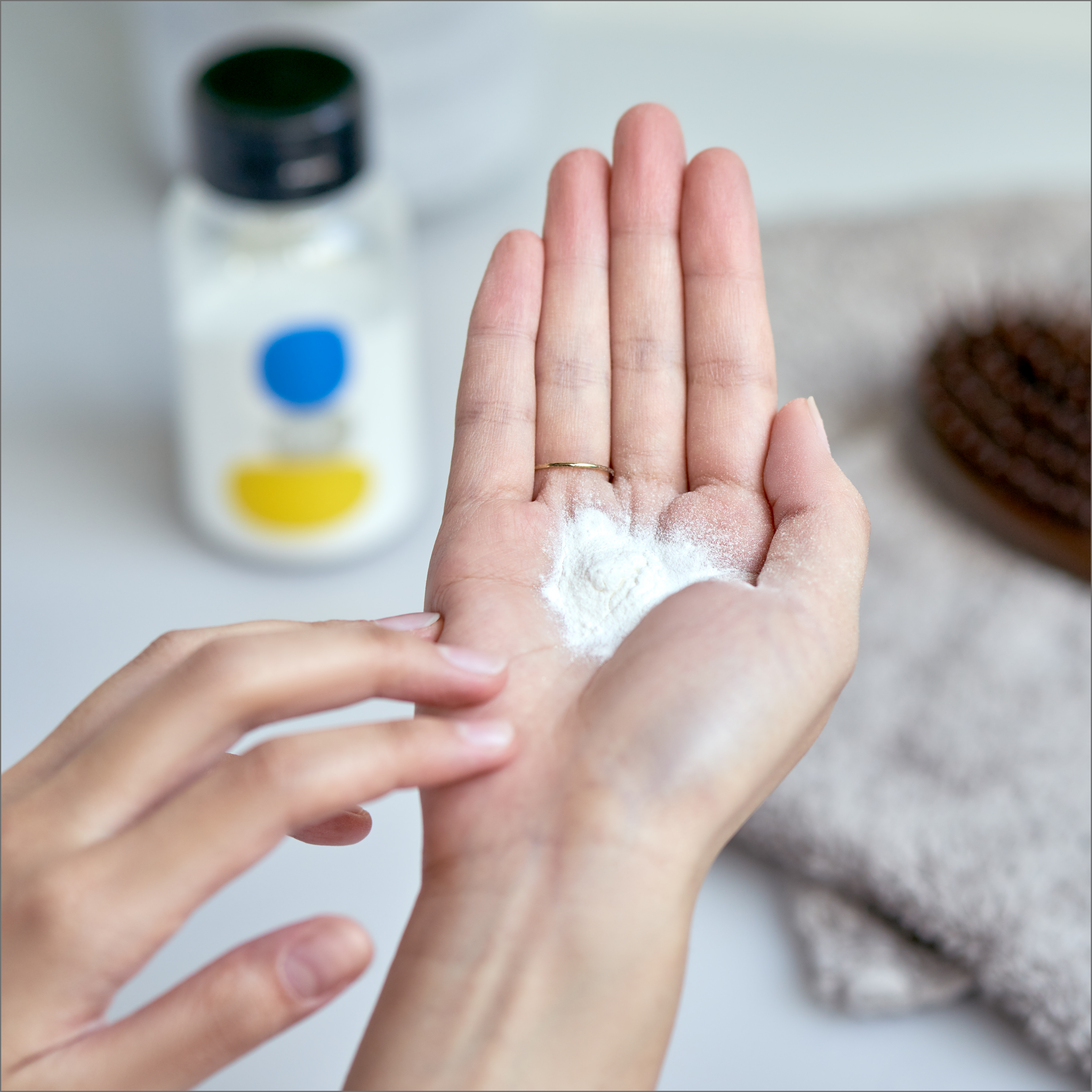 Scalp Powder Shampoo with Refillable Bottleー頭皮を整えるシャンプーと専用ボトルー